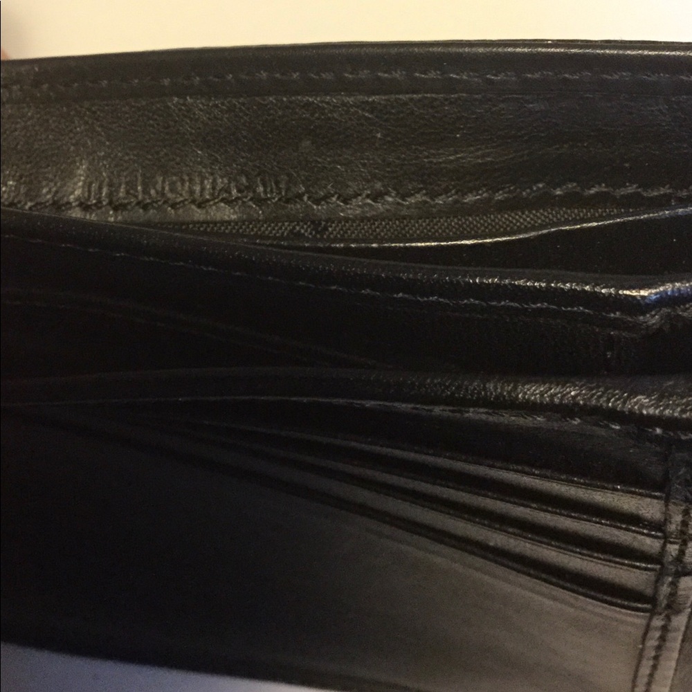 ❌ SOLD ❌ Burberry Bi Fold Wallet - Picture 7 of 8